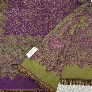 The MET - exclusive Purple and Green Paisley wool and silk Scarf